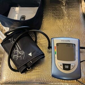 Microlife Deluxe Blood Pressure Monitor ( BP3NQ1-4W ) good working order